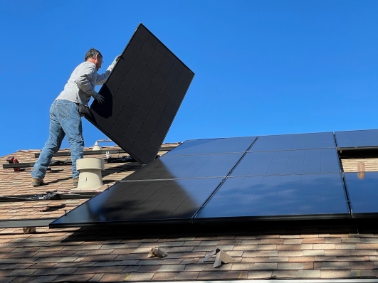 poseur panneaux photovoltaïques